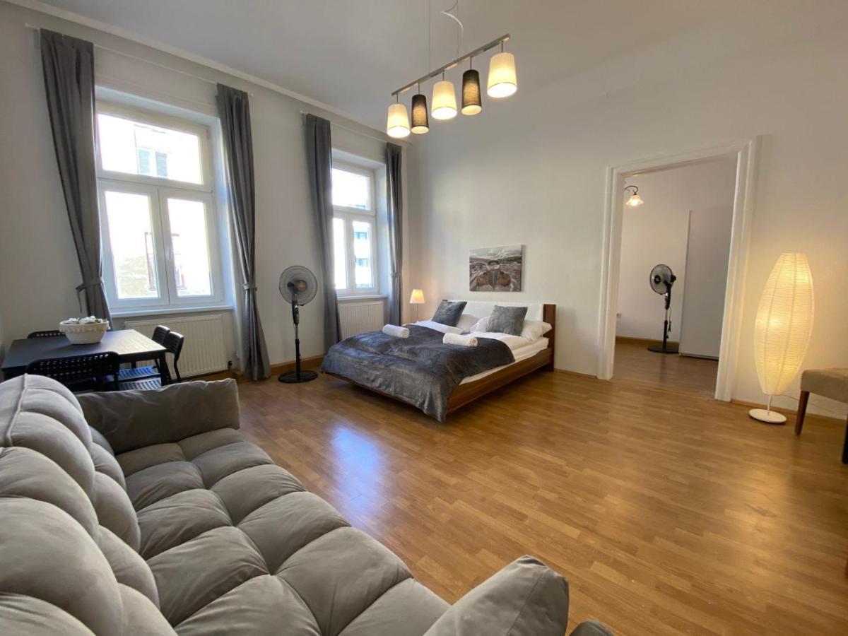 וינה Beautiful 2Br Aptartment 12 Minutes To Downtown מראה חיצוני תמונה