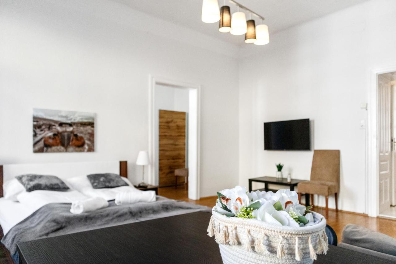 וינה Beautiful 2Br Aptartment 12 Minutes To Downtown מראה חיצוני תמונה